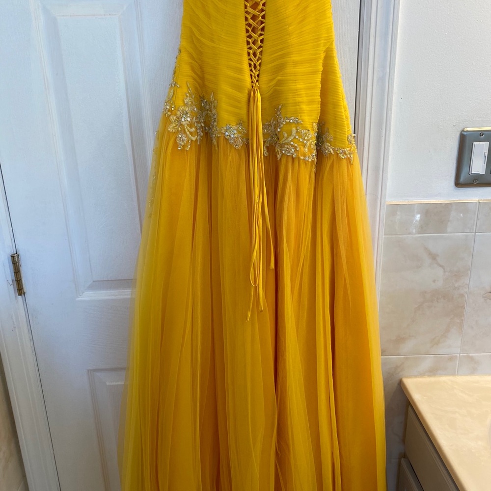 Prom dress - Picture 2 of 3